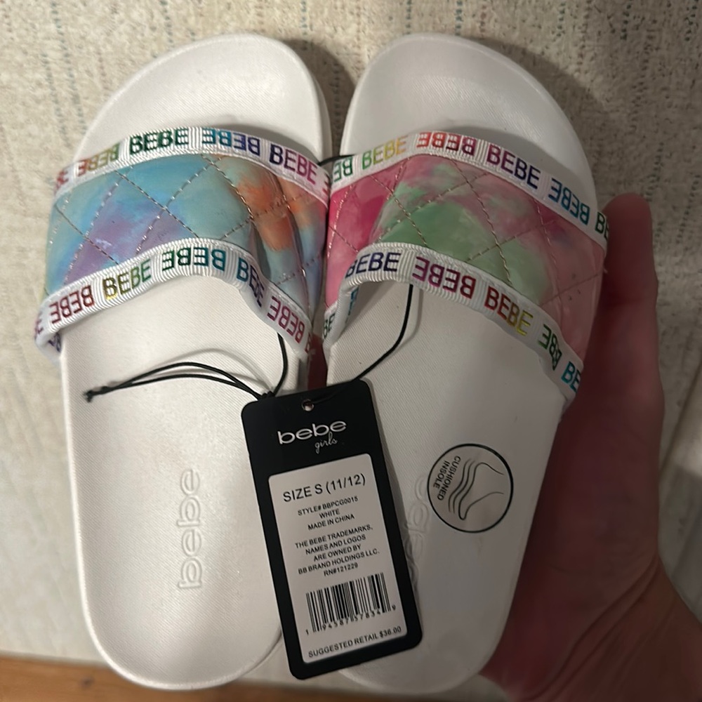 BEBE GIRLS QUILTED TIE DYE SLIDES/SANDALS: WHITE: NWT: SZ S (11/12)